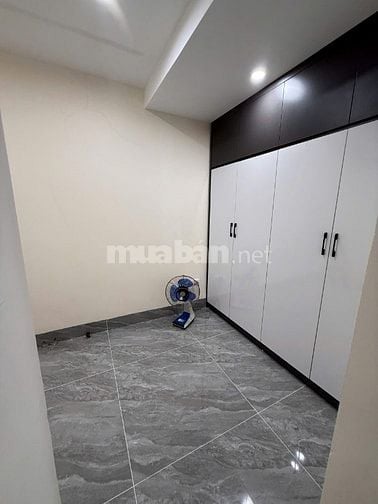 Chính chủ bán căn hộ tập thể Thái Thịnh Đống Đa, 75m2 giá 4,7 tỷ 