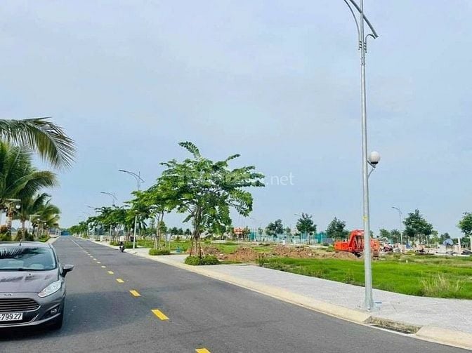 CHÍNH CHỦ BÁN ĐẤT ĐẸP NGAY ĐƯỜNG NGUYỄN HỮU TRÍ  SÁT THỊ TRẤN TÂN TÚC