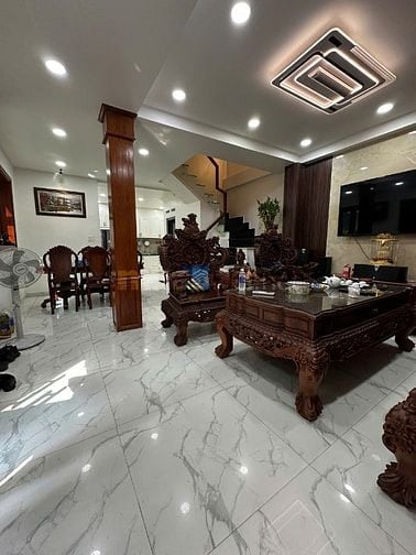 Căn góc 3 tầng. hẻm xe tải 8m. 5,3x12m. Gần mặt tiền Trần Hưng Đạo