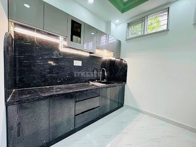 Nhà mới, 3 tầng (3.7x10m), nở hậu, gần MT 314 Âu Dương Lân Q8
