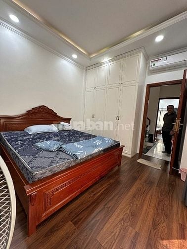 Căn góc 3 tầng. hẻm xe tải 8m. 5,3x12m. Gần mặt tiền Trần Hưng Đạo