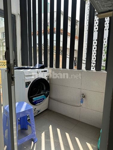 Căn góc 3 tầng. hẻm xe tải 8m. 5,3x12m. Gần mặt tiền Trần Hưng Đạo