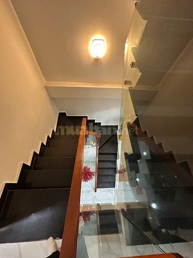 Căn góc 3 tầng. hẻm xe tải 8m. 5,3x12m. Gần mặt tiền Trần Hưng Đạo