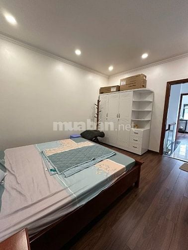 Căn góc 3 tầng. hẻm xe tải 8m. 5,3x12m. Gần mặt tiền Trần Hưng Đạo
