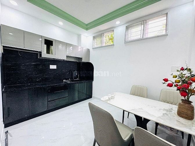 Nhà mới, 3 tầng (3.7x10m), nở hậu, gần MT 314 Âu Dương Lân Q8