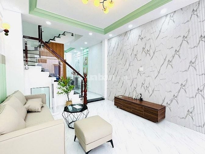 Nhà mới, 3 tầng (3.7x10m), nở hậu, gần MT 314 Âu Dương Lân Q8