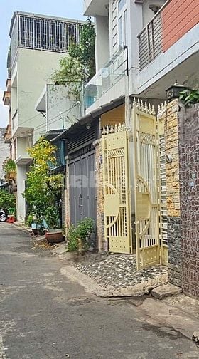 Bán nhà HXH đường Bình Trị Đông - gần Tỉnh Lộ 10, Dt:4x10m, 3 tầng