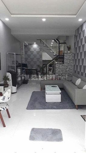 Cần tiền bán gấp nhà MTNB Lạc Long Quân , P.3, Quận 11, chỉ 6.5ty