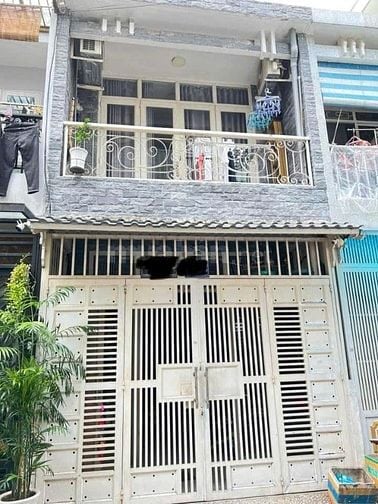Cần tiền bán gấp nhà MTNB Lạc Long Quân , P.3, Quận 11, chỉ 6.5ty