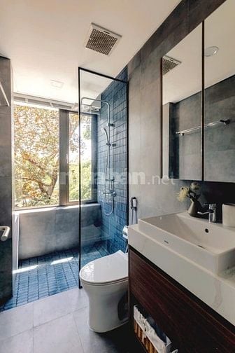 Villa mới hoàn thiện, trang bị nội thất cao cấp - diện tích sân sau lớ
