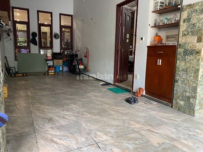 Cho thuê VILLA giữa lòng thành thị 766a Sư Vạn Hạnh.Ngay Vạn Hạnh Mall