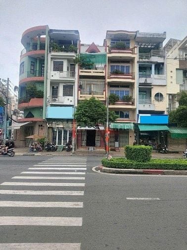 Cho thuê nhà mặt tiền Lạc Long Quân, P.5, Q.11 giá 18tr.