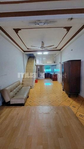 Cho thuê nhà mặt tiền Lạc Long Quân, P.5, Q.11 giá 18tr.