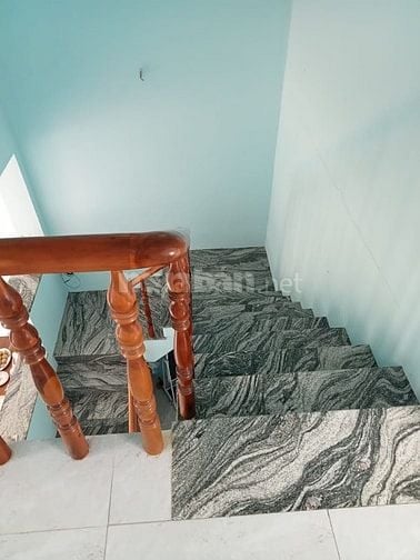 Nhà lầu đúc, rộng rãi , sạch sẽ. Thông tin 100% thật