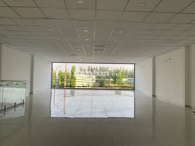 Bán toà mặt tiền Trường Chinh, dt 10.5 x 13m, Hầm 5 lầu st, nhà mới
