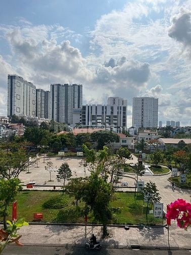 CHO THUÊ NHÀ MẶT TIỀN VÕ LIÊM SƠN VIEW CÔNG VIÊN GẦN TTTM AEON Q8