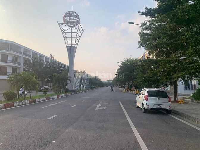 shop house góc, mặt trục chính 35m, Hud Sơn Tây