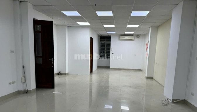 Cho thuê nhà tầng 1 làm văn phòng số 20 ngõ 1 phố Dịch Vọng Hậu