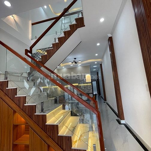 Chủ nhà cần bán gấp nên giá vẫn còn thương lượng 