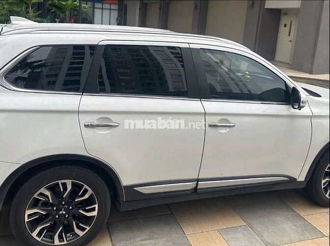 Mitsubishi Outlander 2.0 CVT Premium - 32000km