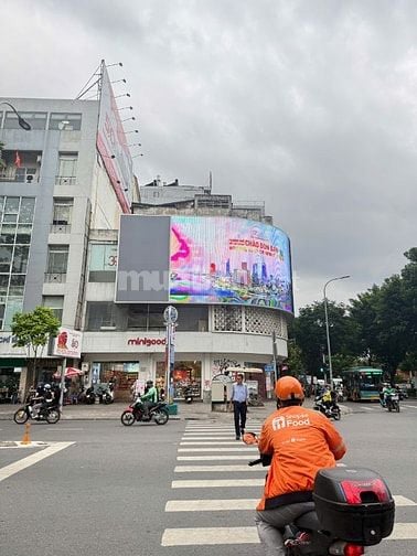 Cho thuêGóc 2MT 211 Nguyễn Thái Học Q1, ngay ngã tư Phạm Ngũ Lão