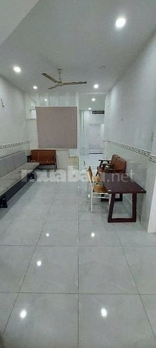 Giá 4,2 Tỷ, gần cầu Long Kiểng, DT 140m2