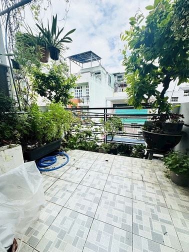 Giáp Q.10, ngay Phú Thọ Lữ Gia, xe hơi đỗ cửa 45m2 -3L- 4pn- 5.7 tỷ.