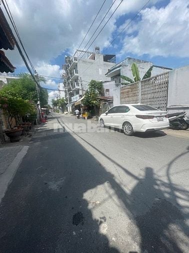 Bán nhà nát Mặt tiền kinh doanh DT:4,4x18m Đường Số 19, P8, Q.Gò Vấp.