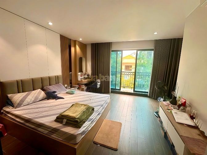Ngõ 612 Đê La Thành 39m2*6t,thang máy,lô góc,kd,vỉa hè,oto tránh,15tỷ.