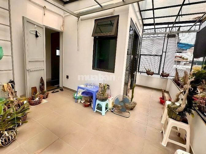 Ngõ 612 Đê La Thành 39m2*6t,thang máy,lô góc,kd,vỉa hè,oto tránh,15tỷ.