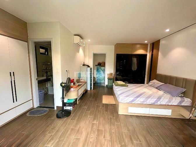 Ngõ 612 Đê La Thành 39m2*6t,thang máy,lô góc,kd,vỉa hè,oto tránh,15tỷ.