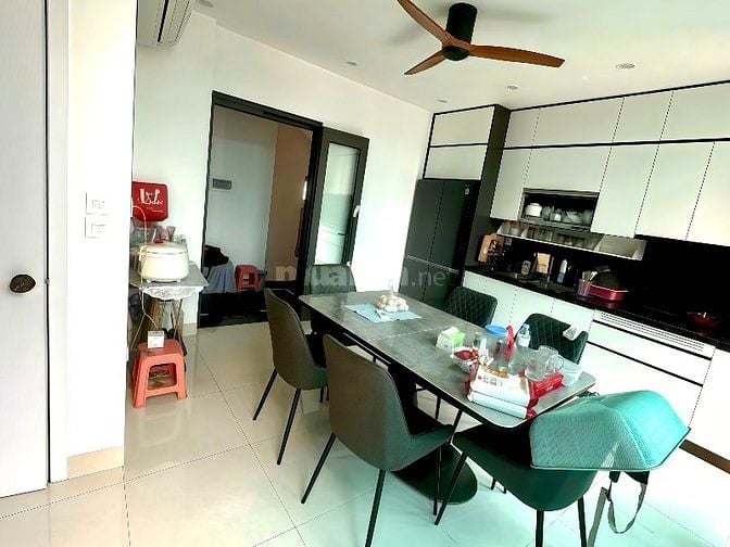 Ngõ 612 Đê La Thành 39m2*6t,thang máy,lô góc,kd,vỉa hè,oto tránh,15tỷ.