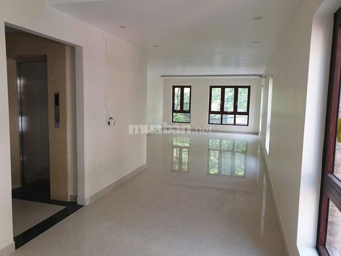 Cho thuê nhà mới mặt tiền Hoàng Hoa Thám, Phường 7, Bình Thạnh
