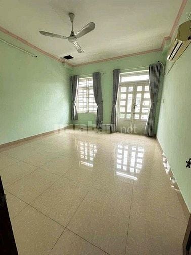 Cho thuê nhà hẻm xe hơi đường Âu Cơ P10 Tân Bình.DT 4,5x15m, 3 lầu