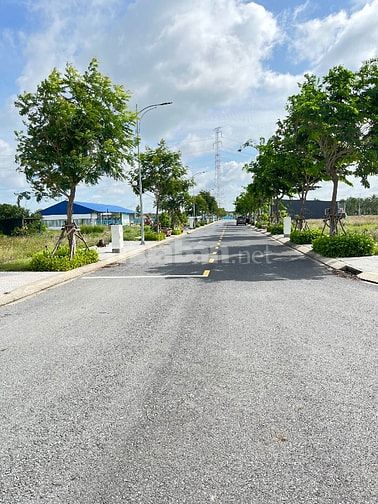Bán gấp đất mặt tiền 100m2 sổ hồng công chứng ngay 