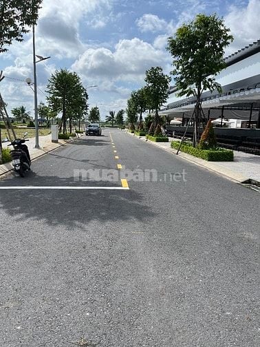 Bán gấp đất mặt tiền 100m2 sổ hồng công chứng ngay 