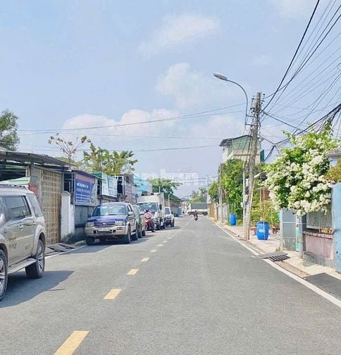 Ngộp lô đất đẹp 130m2 sát chợ Tân Thông Hội chỉ 500m-Giá 690triệu. SHR
