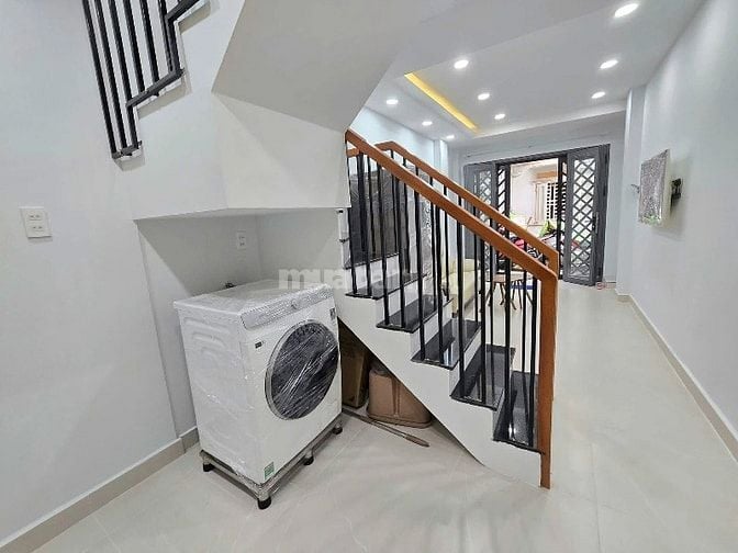 Cô chú cần bán căn nhà Thích Quảng Đức - Phú Nhuận / Giá 970 Triệu