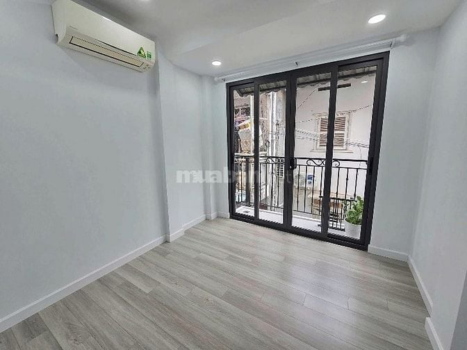 Cô chú cần bán căn nhà Thích Quảng Đức - Phú Nhuận / Giá 970 Triệu