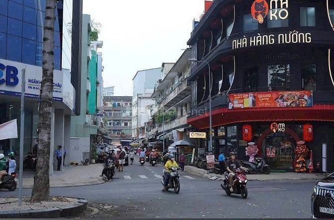 Cho thuê nhà góc 2 mặt tiền Châu Văn Liêm, Quận 5