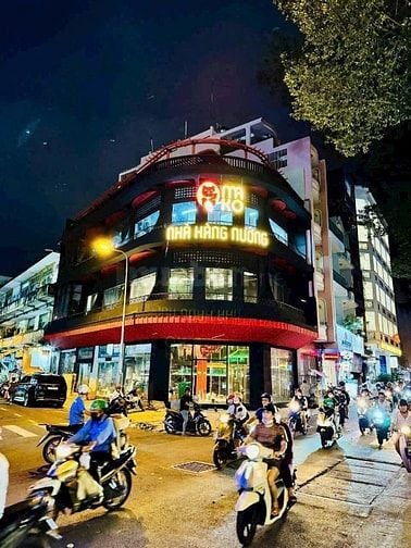 Cho thuê nhà góc 2 mặt tiền Châu Văn Liêm, Quận 5