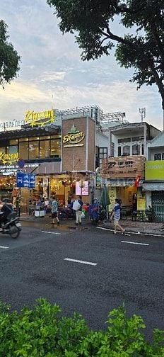 Nhà góc 2 Mặt tiền kinh doanh sầm uất đường Trường Sa, P12, Q.3.