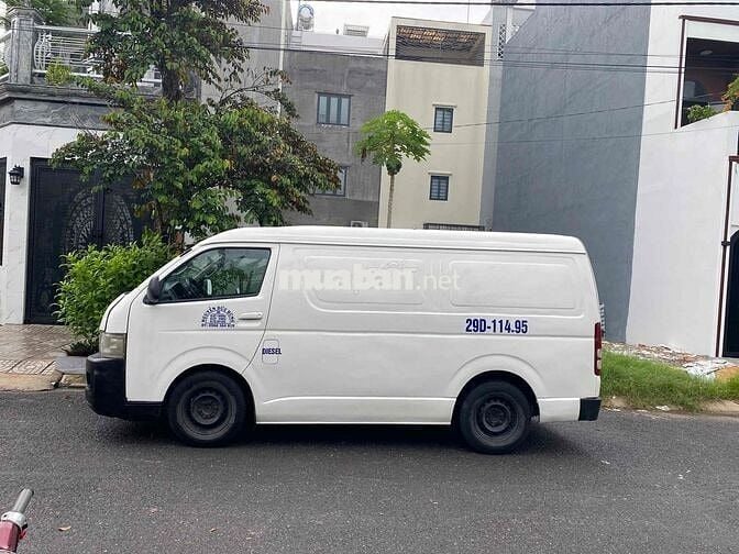 Toyota Hiace 2008 Commuter 2.7 - 123456 km