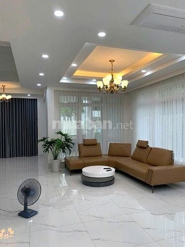 Cho thuê ViILLA MINI - TRẦN QUANG DIỆU, Quận 3 - HẺM OTO 