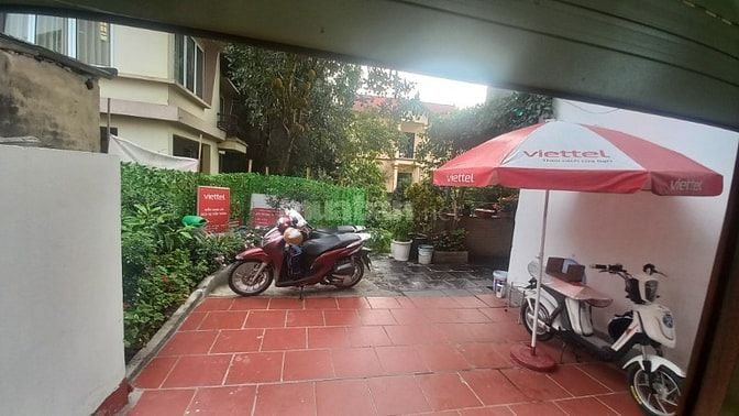 Nhà 5 tầng SDCC mới xây Phố Thanh Lân mặt hồ giá nhỉnh 5 tỷ