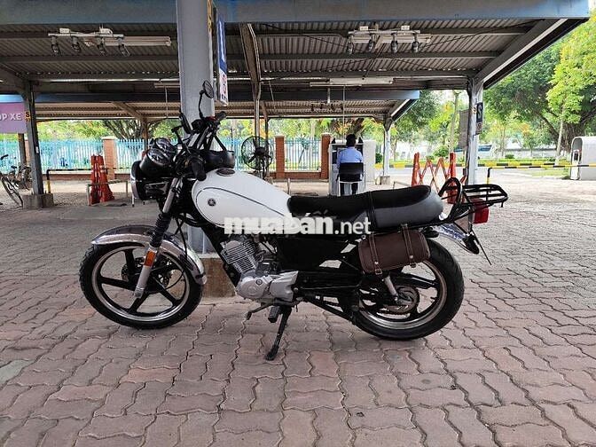 YB125SP cũ màu trắng máy móc êm