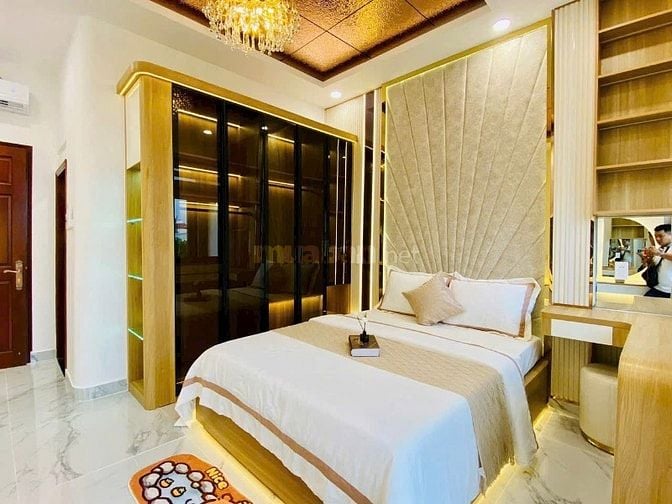 Nhà tuyệt đẹp DT:4x18m góc 2 mặt hẻm trước sau xe hơi Nguyễn Văn Khối