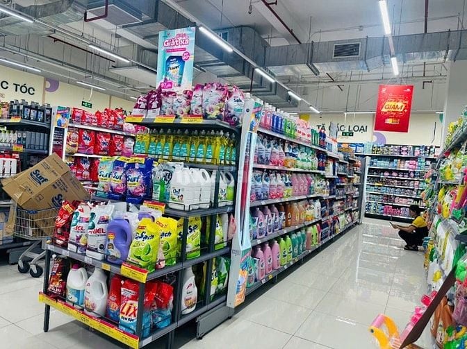Cần Tuyển Gấp 10 Nhân Viên Bán Hàng ,Tạp Vụ ,Bảo Vệ ,Kho Dịp Hè.