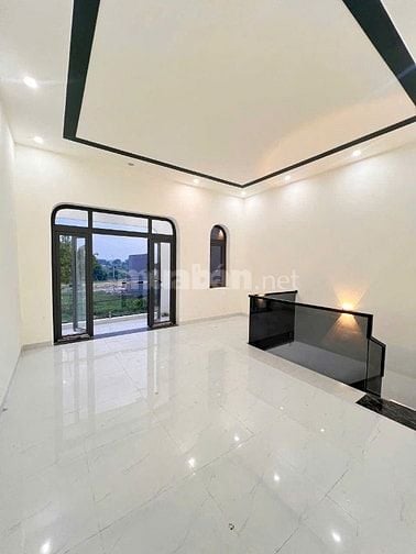 Bán nhà sổ riêng, chỉ 800 triệu sở hữu nggay, 100m2 cách mặt tiền 300m