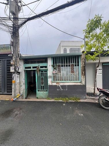 Nhà cũ tìm chủ xây mới, gần cầu Long Kiểng, DT 147m2